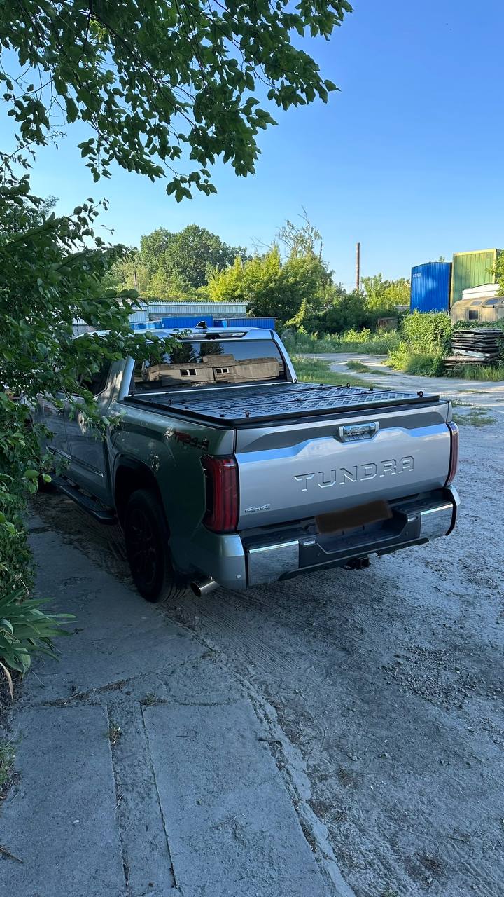 Three-section folding power pickup truck body cover