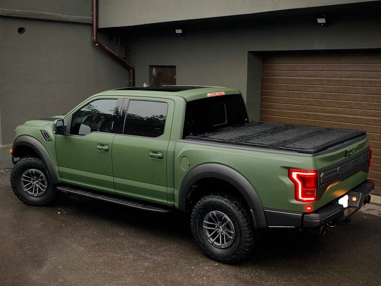 Three-section folding power pickup truck body cover