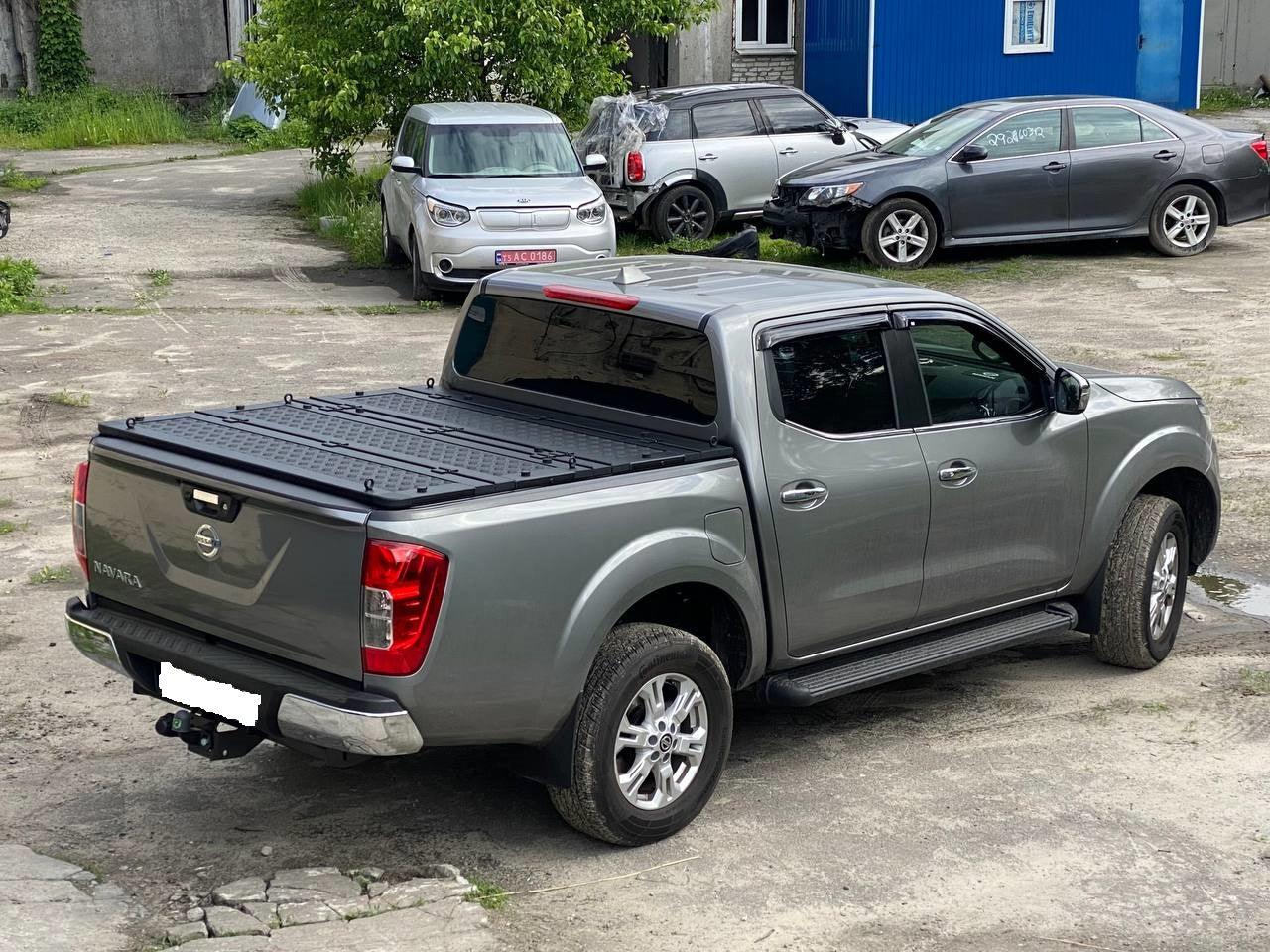 Three-section folding power pickup truck body cover