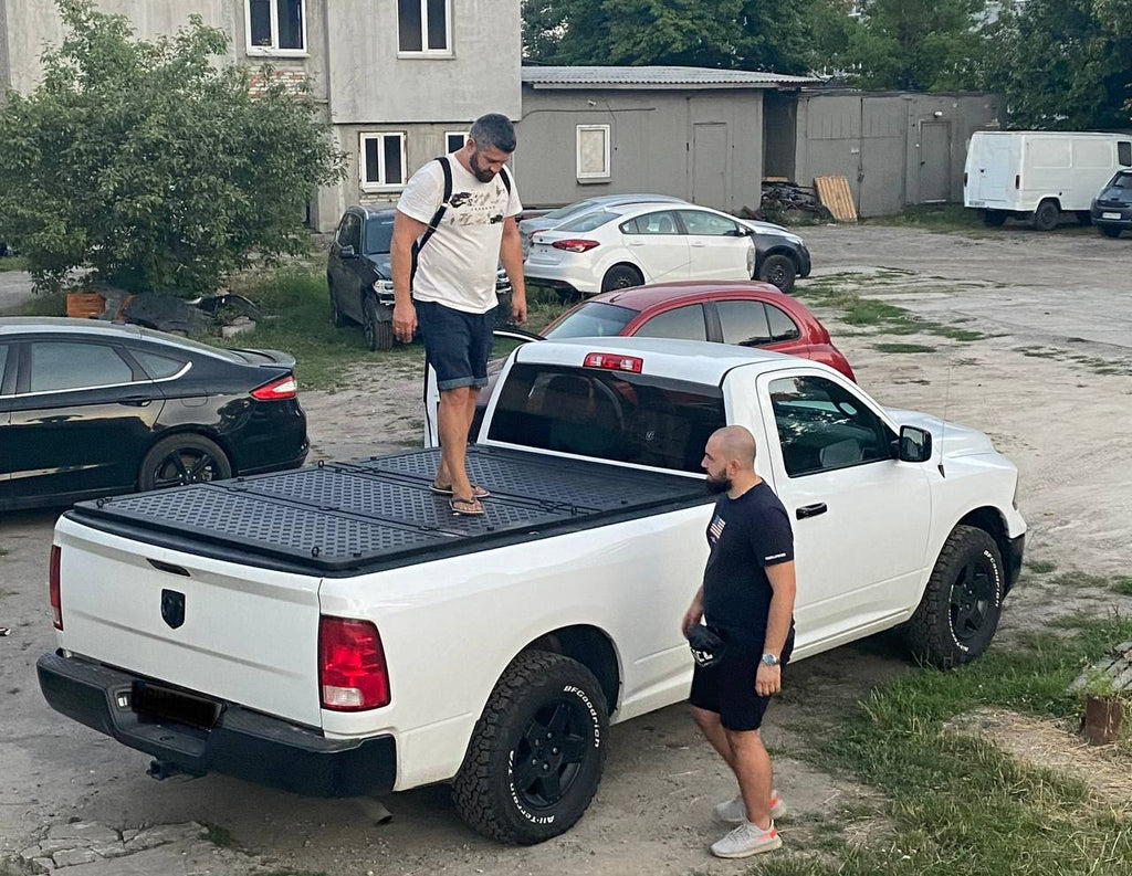 Three-section folding power pickup truck body cover