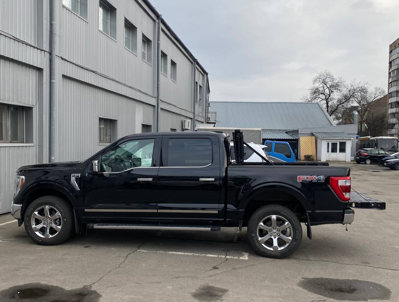Three-section folding power pickup truck body cover