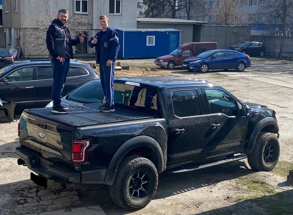 Three-section folding power pickup truck body cover