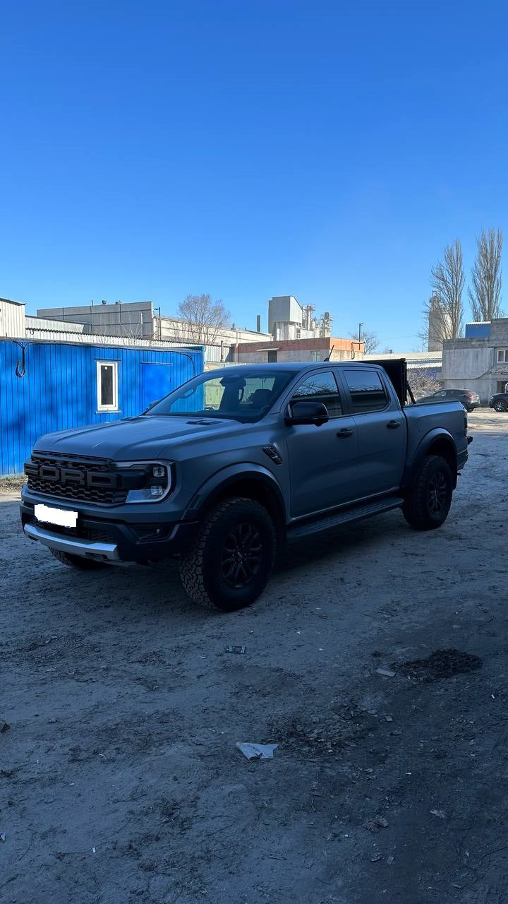 Three-section folding power pickup truck body cover